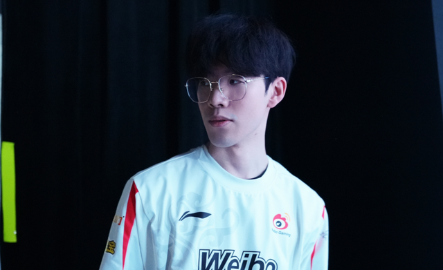 陈雨菲携冠重返前8！翁泓阳创新高成历史第6人，凡贤组合逼近前十.